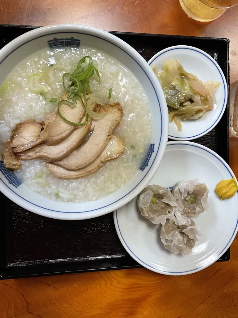 消化に良いものと言うことでお粥。
