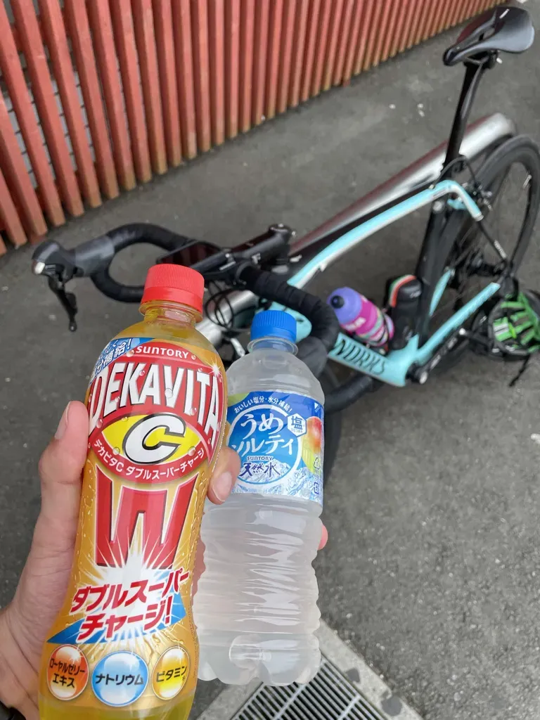 補給。右のやつ、クエン酸が入っていて良い！