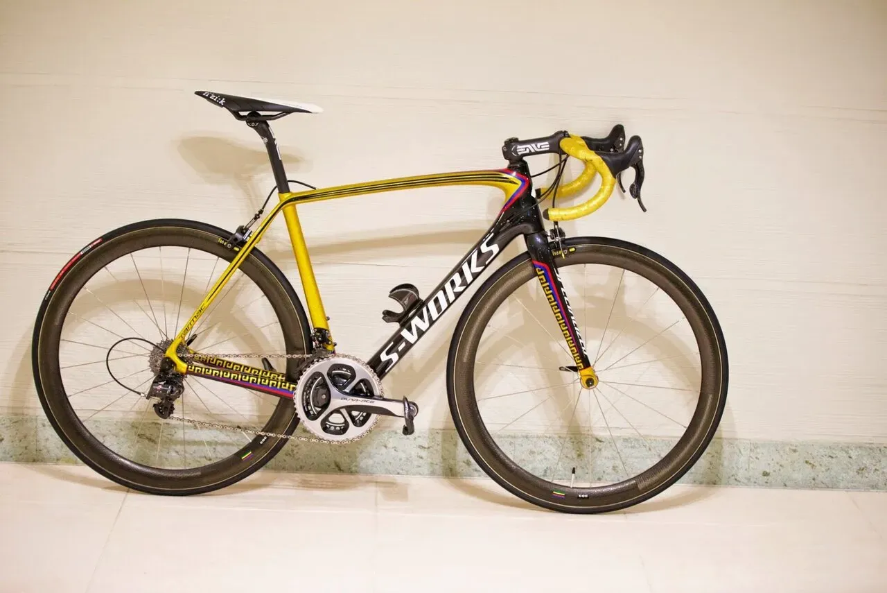 Uranモデル完成車（室内撮影、別アングル3）