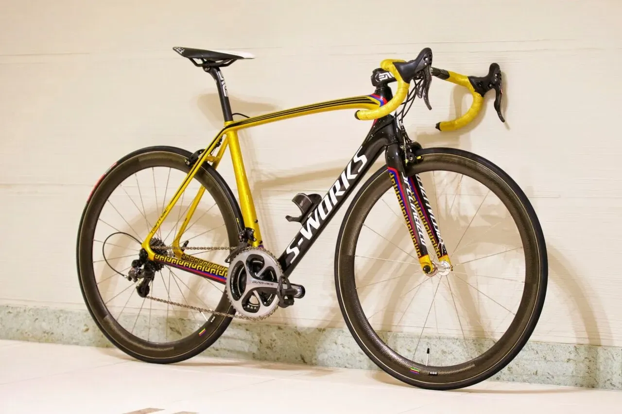 Uranモデル完成車（室内撮影、別アングル4）