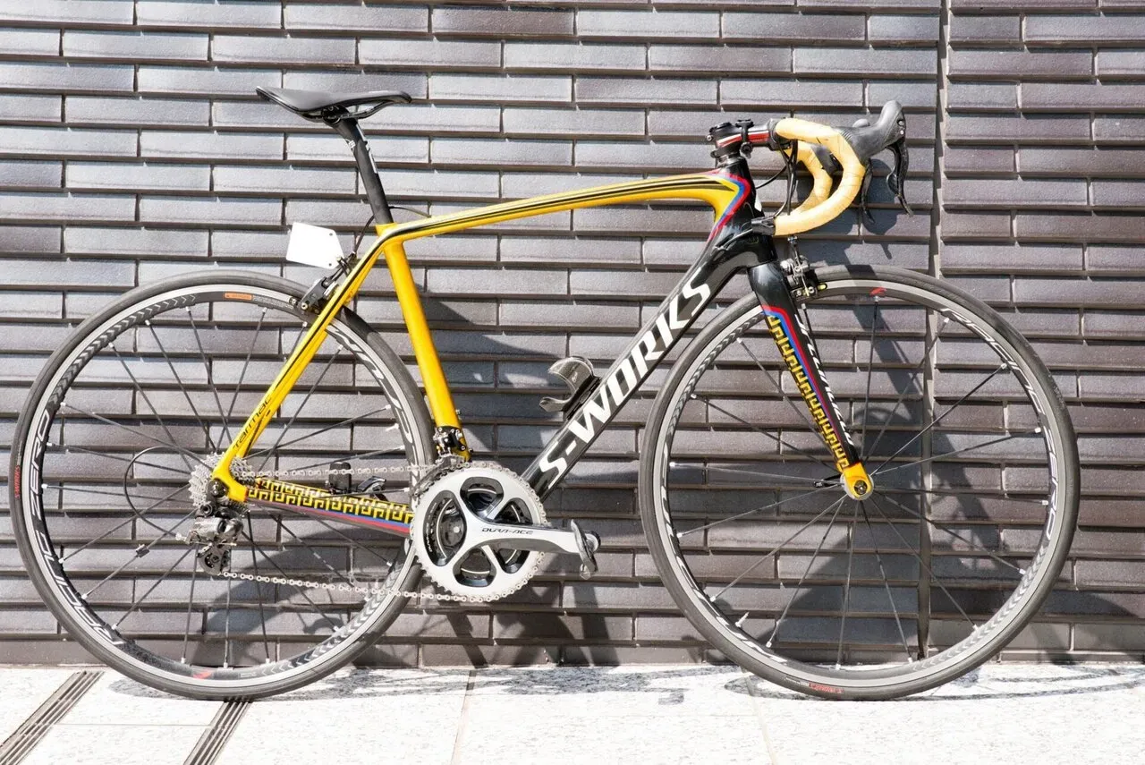 屋外でのUranモデル全体像（自然光下）