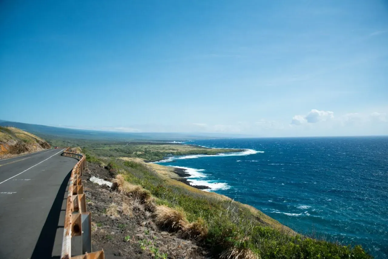 コナの海岸道路、溶岩と青い海