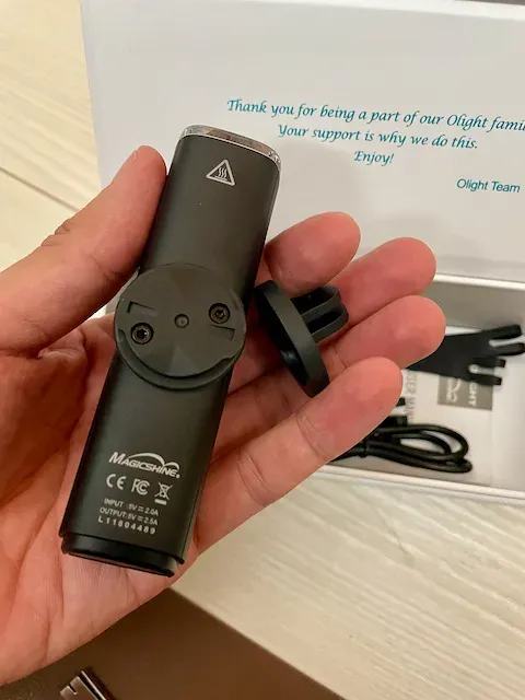 Go-Proマウントが付属しているので、レックマウントに付けられます。