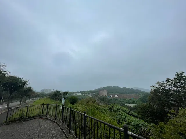 湘南国際村の坂は程よい距離でTTには最適！下から登ると車がちょっと多いです。ファミマから上だと安全ですが距離が短いです。