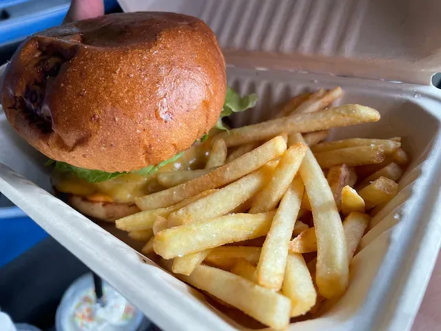 オートバイの人で混んでるようです