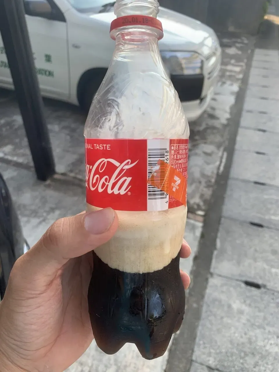 下山してコーラ補給。