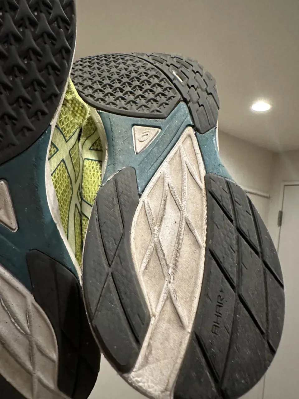 ASICS LYTERACER 4のアッパーは耐久性が低い！ - 画像12