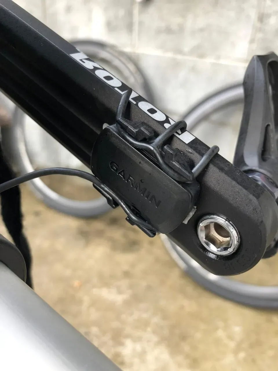 Garminスピード・ケイデンスセンサーの取り付け部分