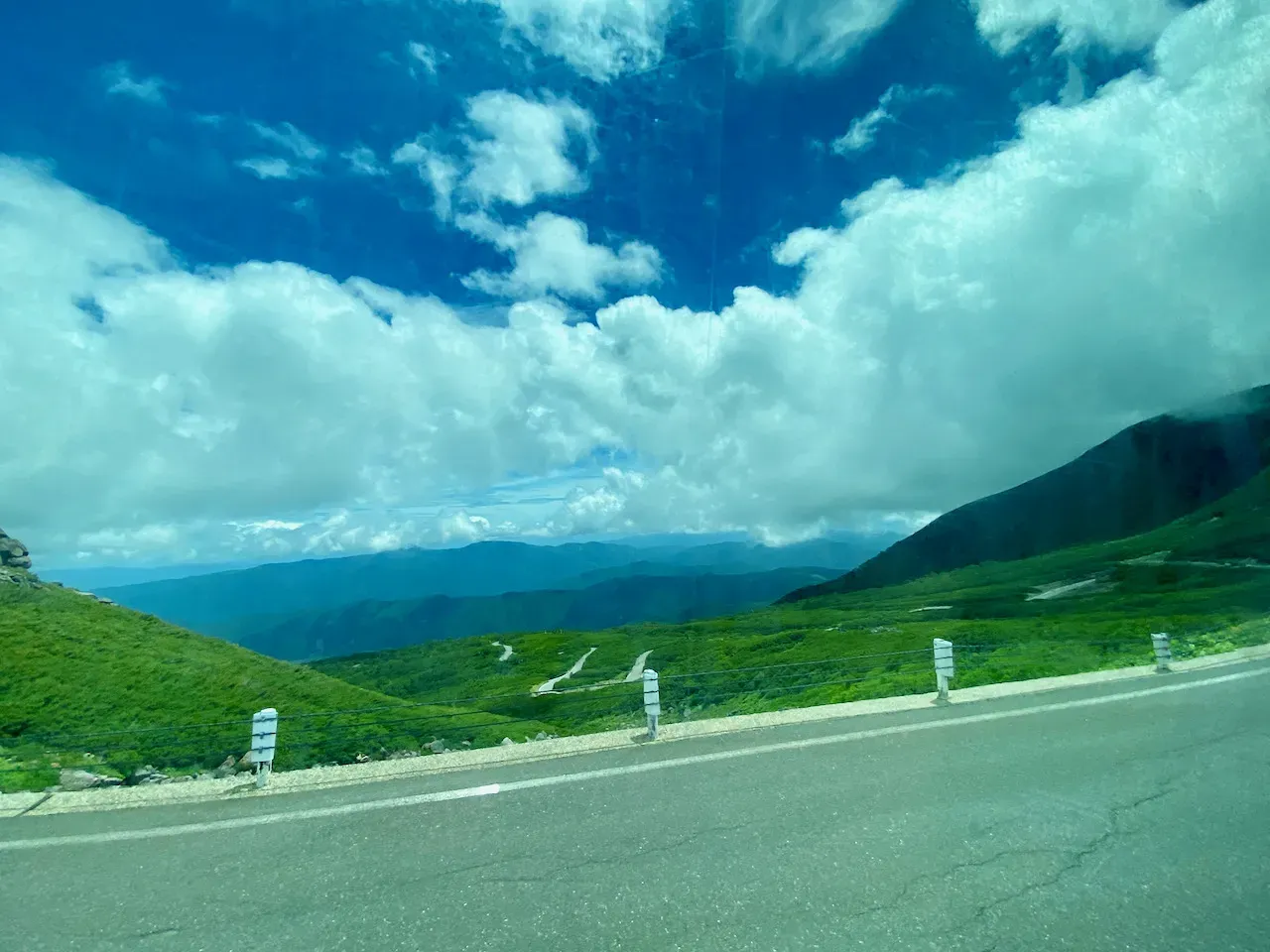 雲と同じ高さ。自転車で走りたい！