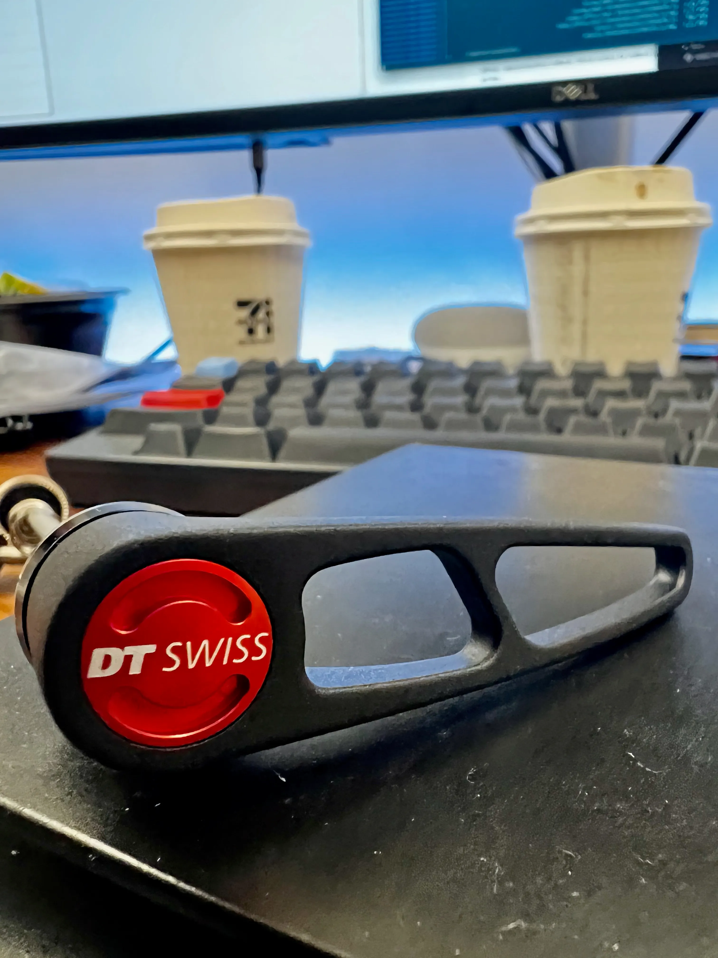 DT Swissのクイックリリースに変更したら剛性が増した! - 画像8