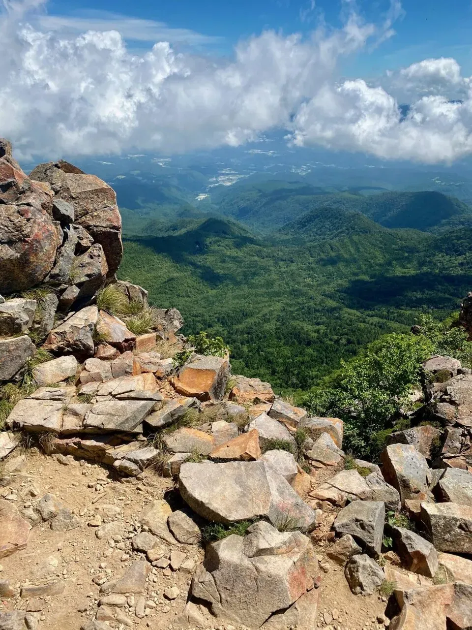 西天狗岳の岩場