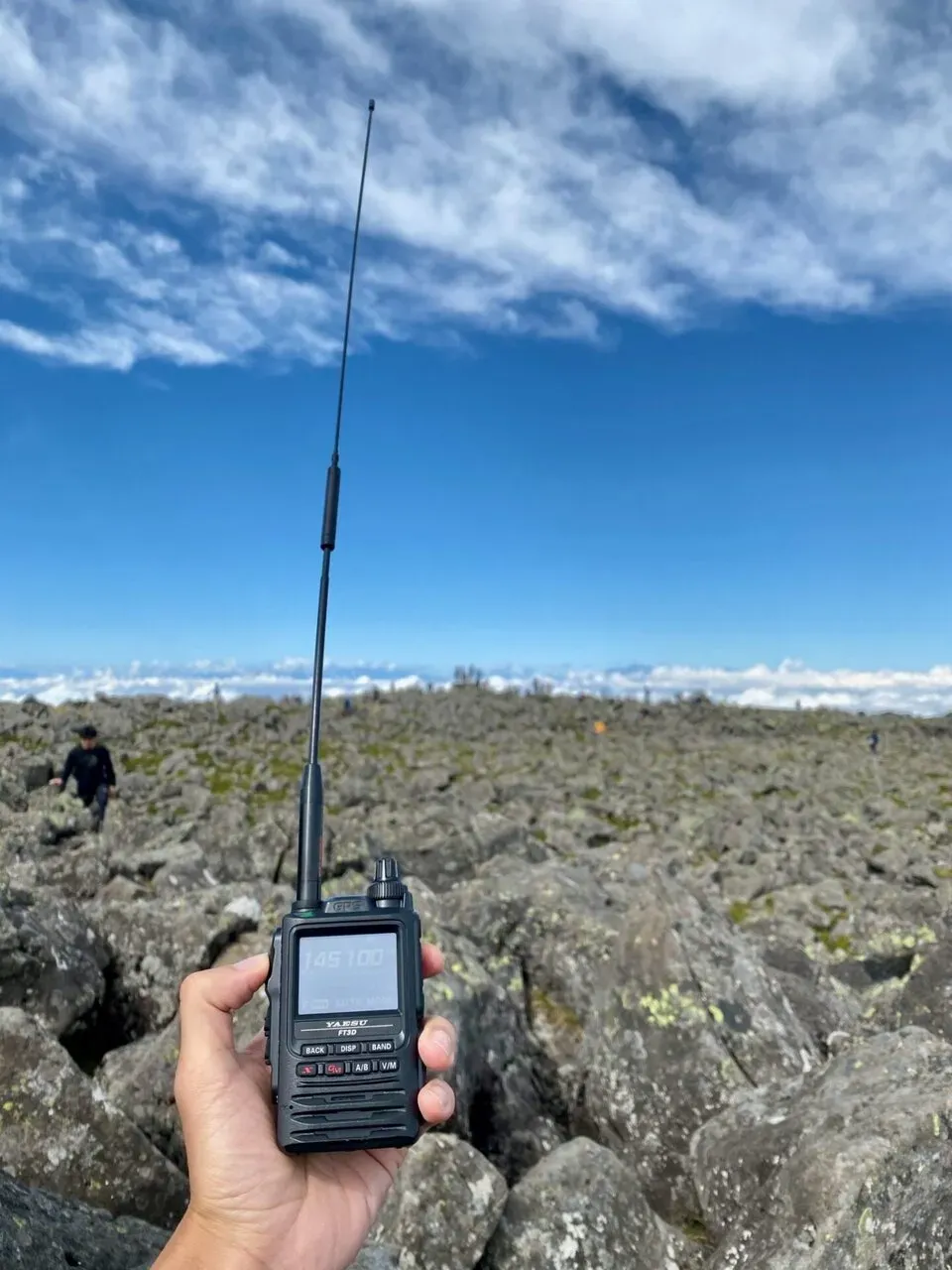 2m混みすぎ。430へ。千葉県香取市と交信！