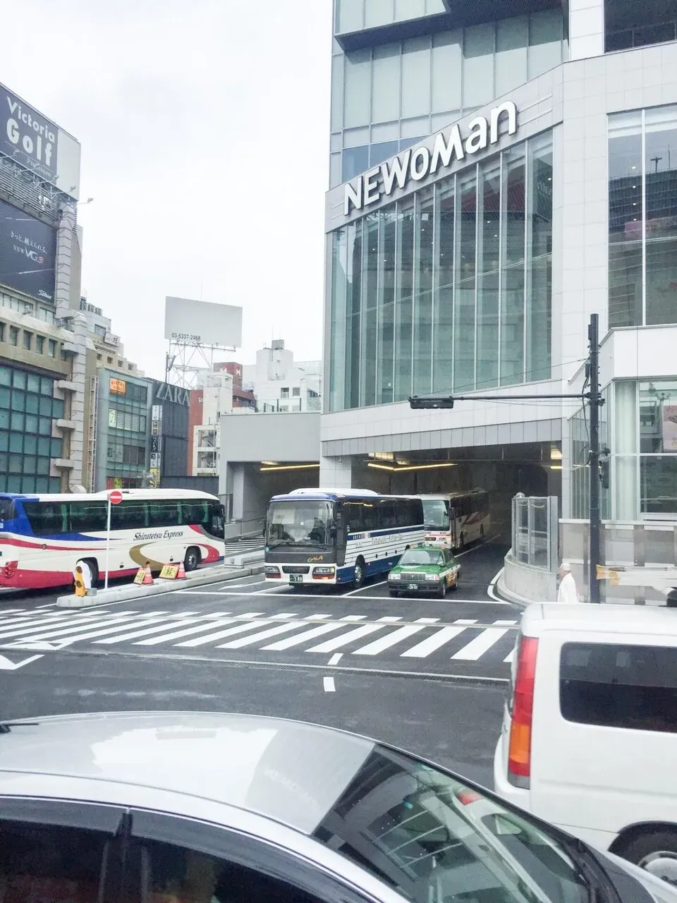 午前は会社で仕事して、リムジンバスで向かう。バスタが出来たせいで、タイムロスが増えた。