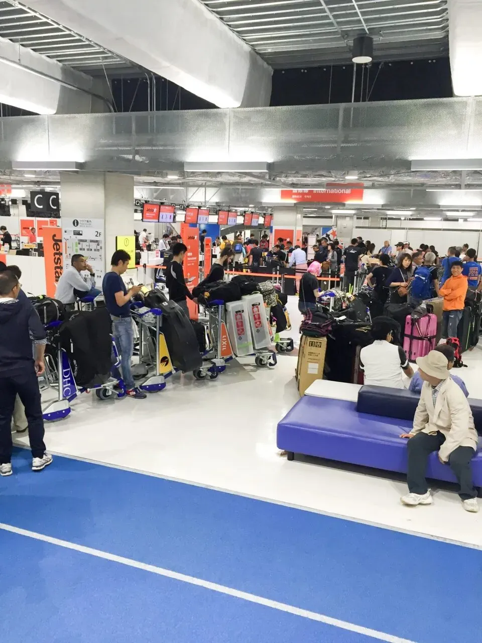 3時間前に来たのに、すごい列！3〜40分ぐらい待った気がします。