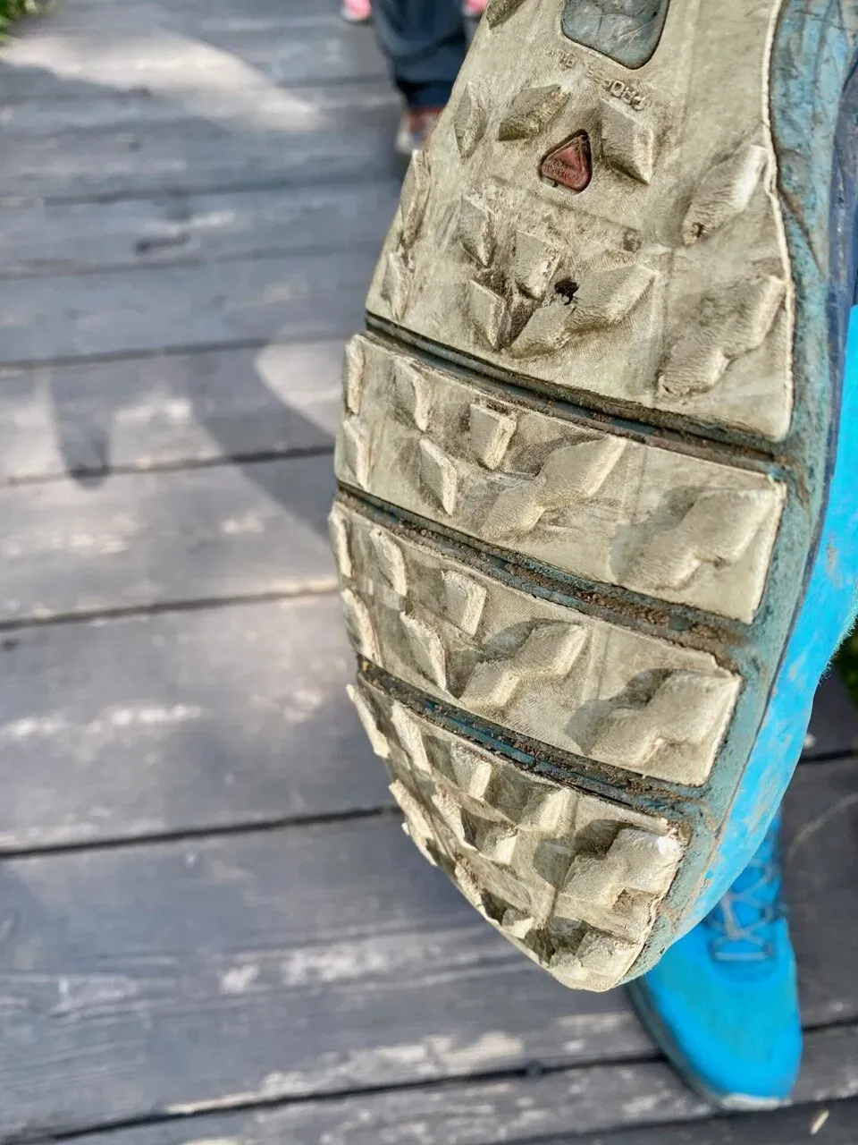 滑って危ない。今回も何回か滑って打撲何箇所か