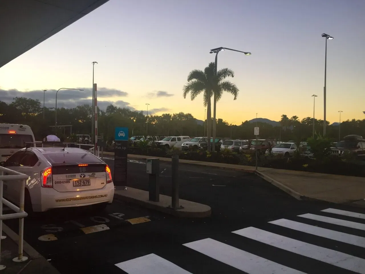 入国審査とbaggage claimで1時間ぐらいかかった。。。