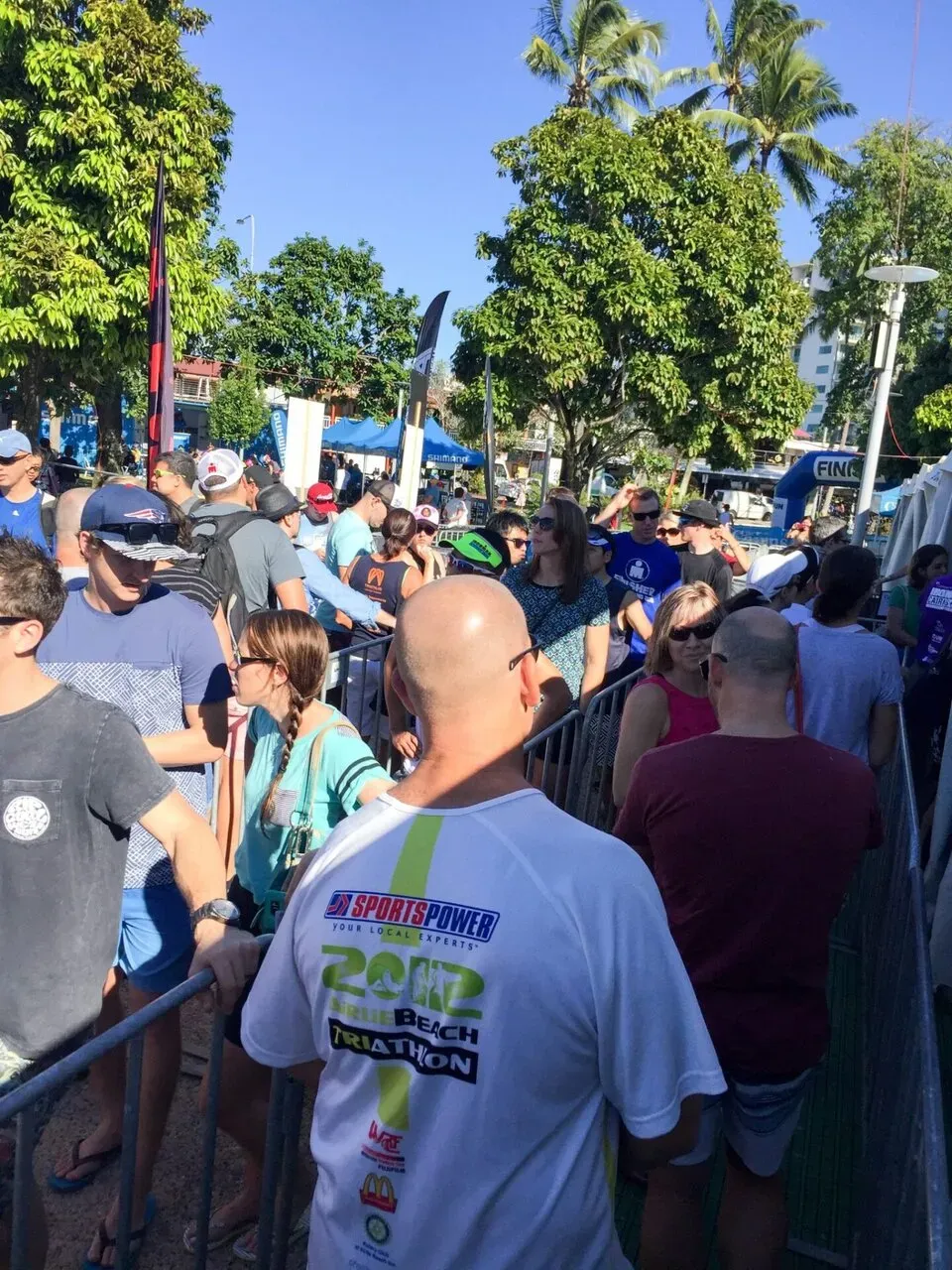 暇すぎるので、日本人用のチェックインまで待てずに、外人枠の時間でチェックイン。10時頃かな。