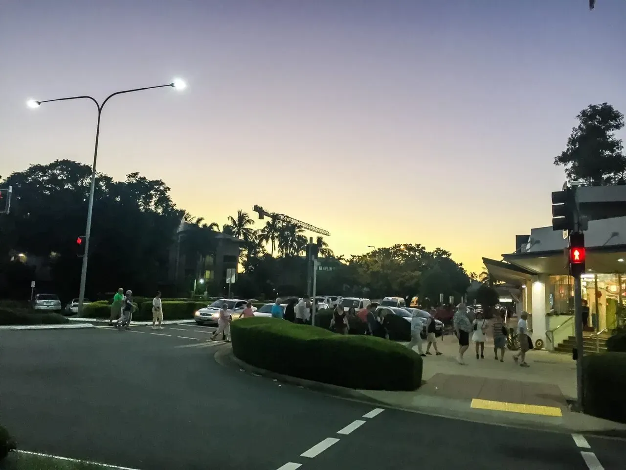 いやぁ、良い感じの空色