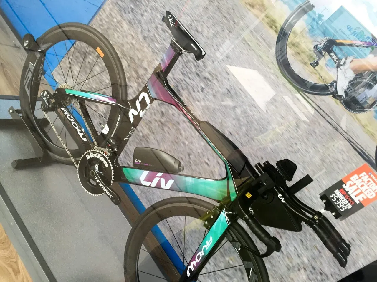 これ、安い！AUDです。女性用だけど。