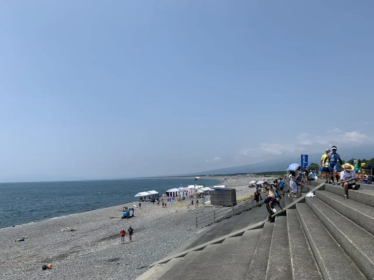 海風が涼しくて良い。日差しは強い