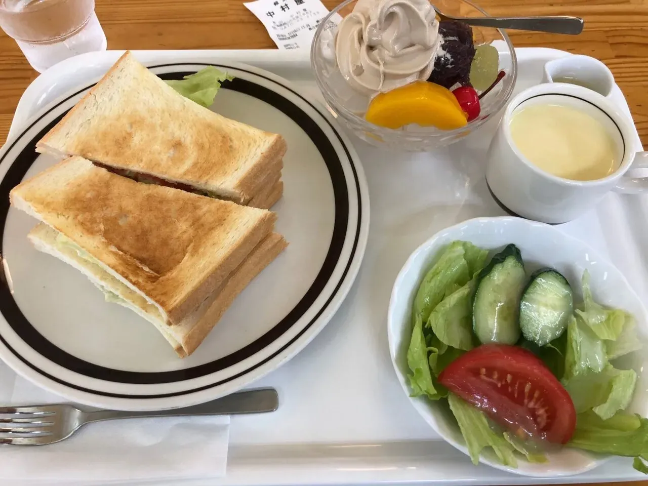 木村屋のトーストセット（サラダ、デザート、スープ付き）