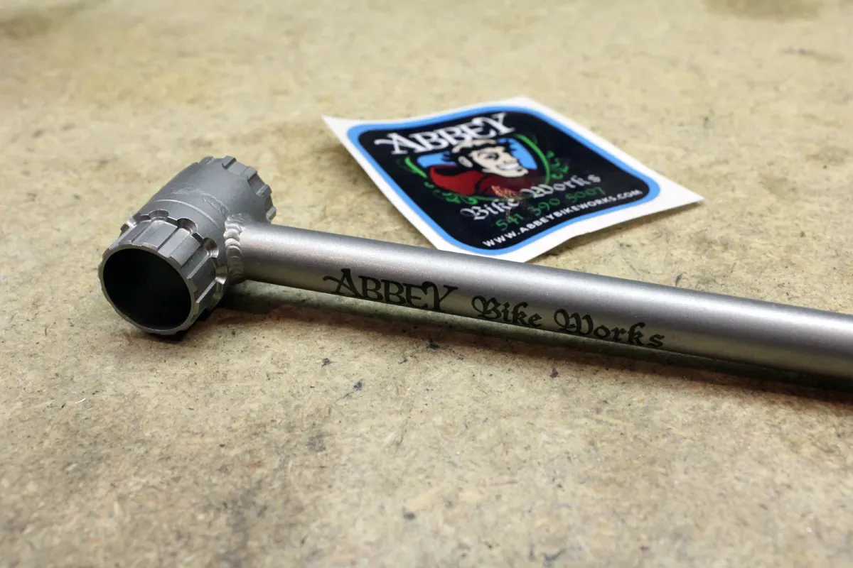 カンパとシマノのスプロケ外しは違います！