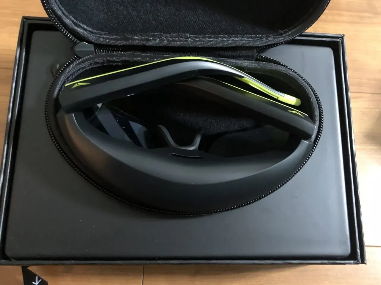 開封の儀：専用ハードケースとソフトケース（巾着袋）が同梱されています。精密機器なので、常にハードケースに入れて保管しています。