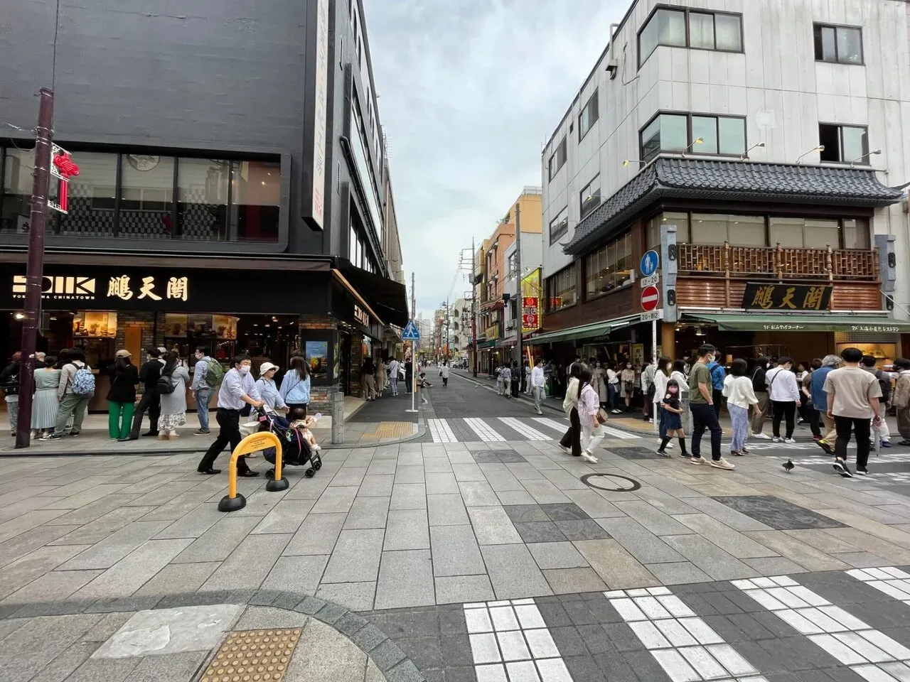いつも右のお店に行ってましたが、左にも新店舗を出してました。どちらも行列。
