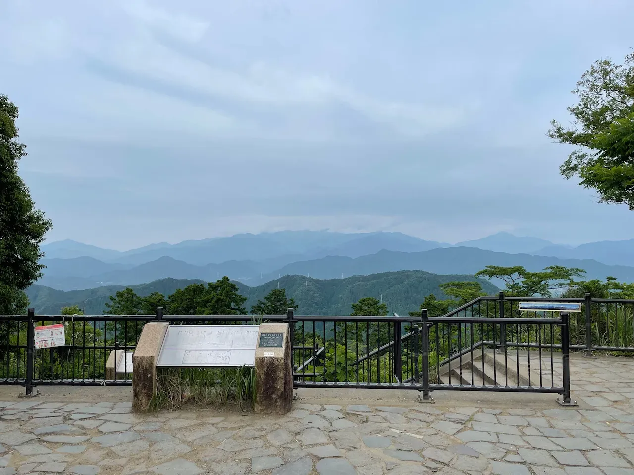 丹沢までよく見えます。