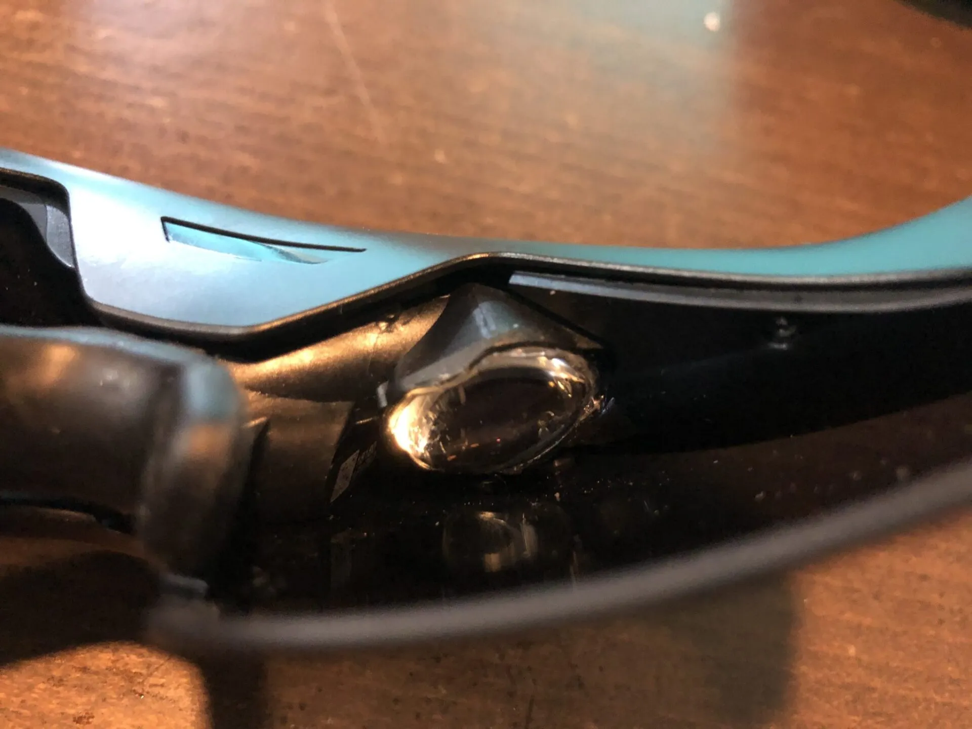 右側のミニプロジェクター