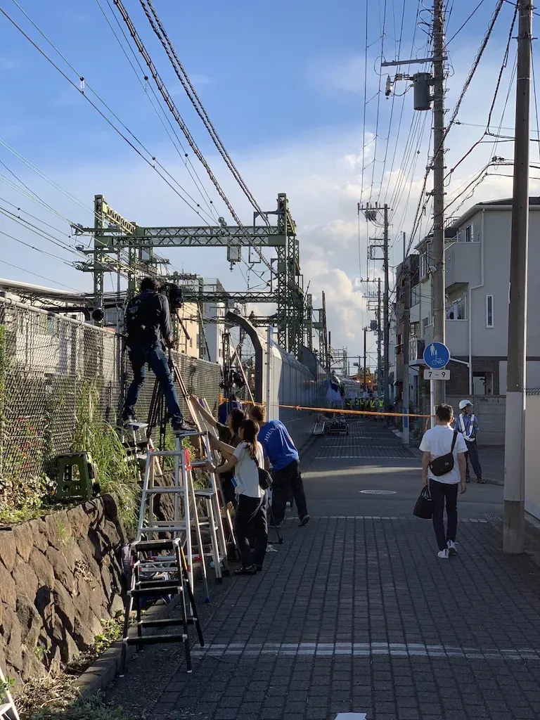 報道陣が多数