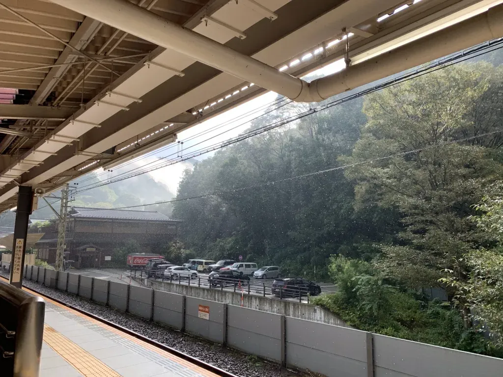 台風前の変な天気。天気良いけど大雨