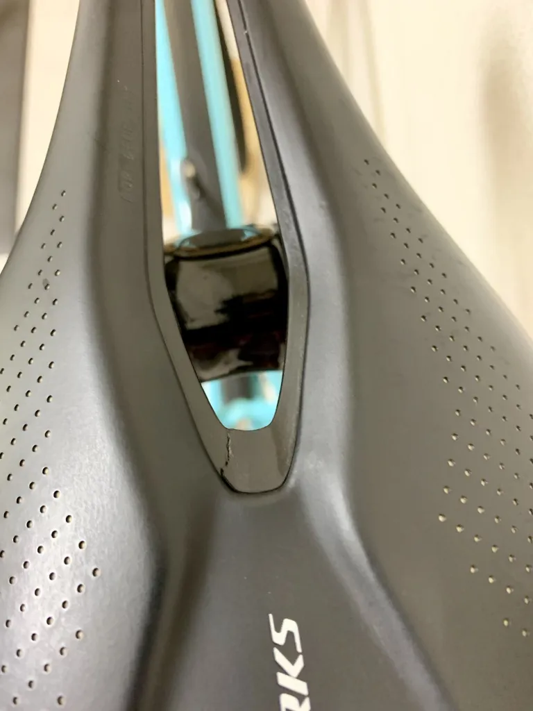 輪行したらPowerサドルが割れた(泣 - 画像1