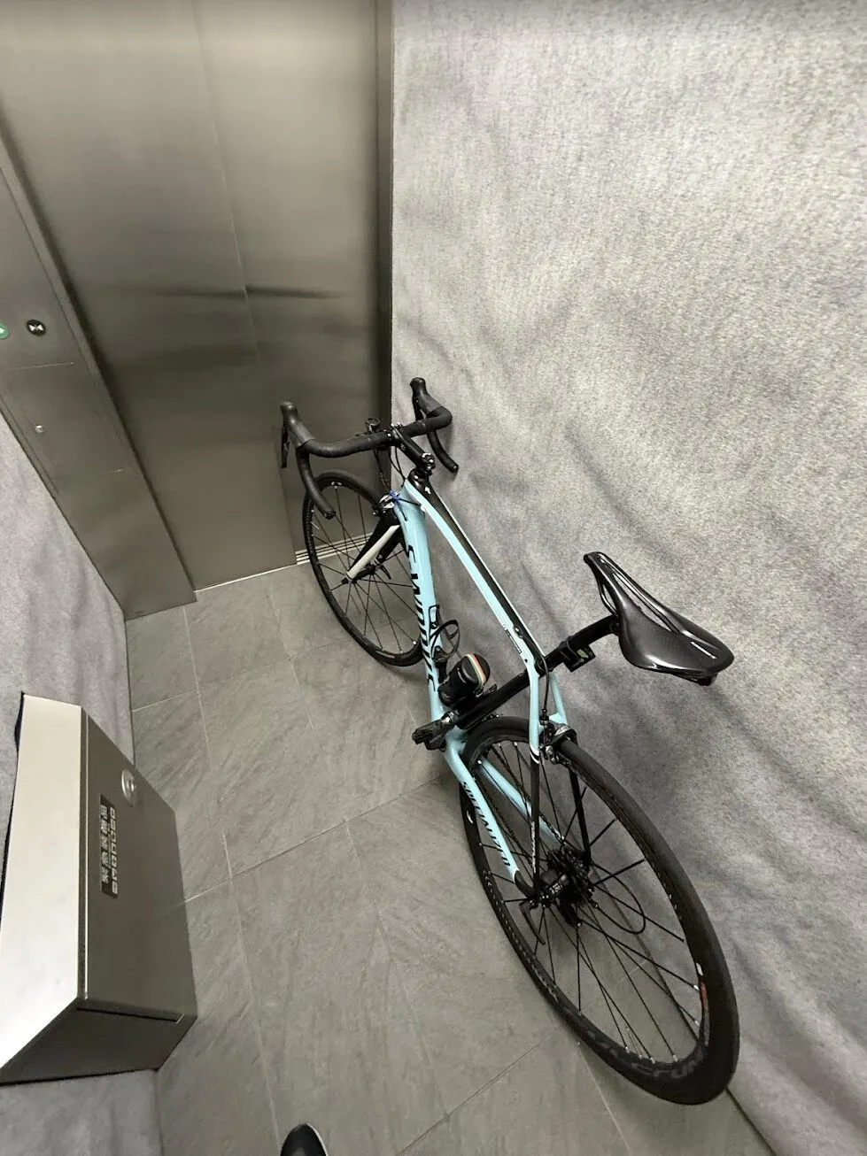 麻布台ヒルズ 自転車置き場 - 画像2