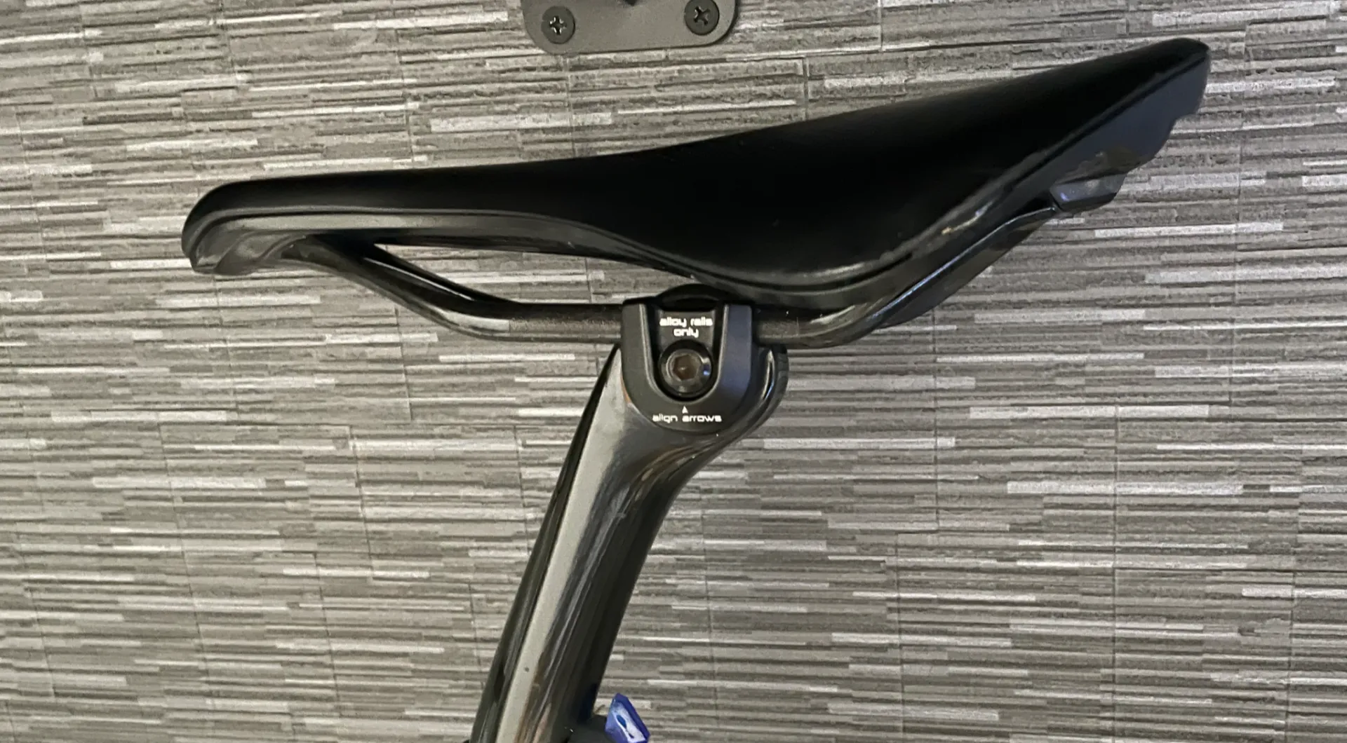 AirTagをロードバイクに設置!どこに入れるのが良いか? - 画像1