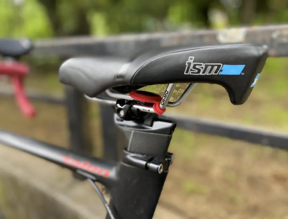 AirTagをロードバイクに設置！どこに入れるのが良いか？