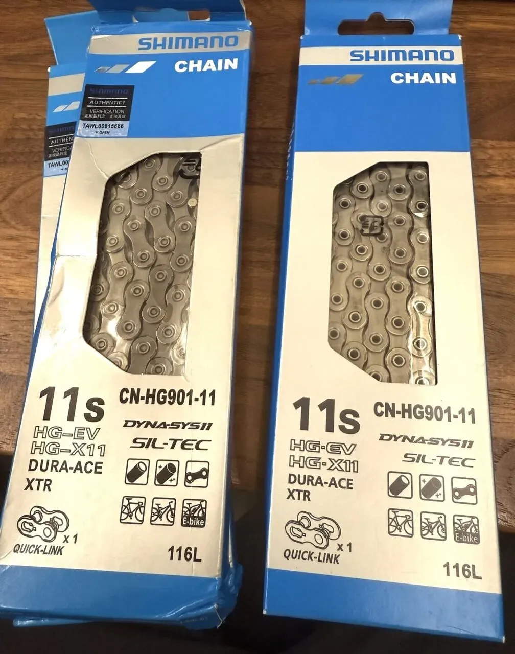 左が偽物、右が本物。