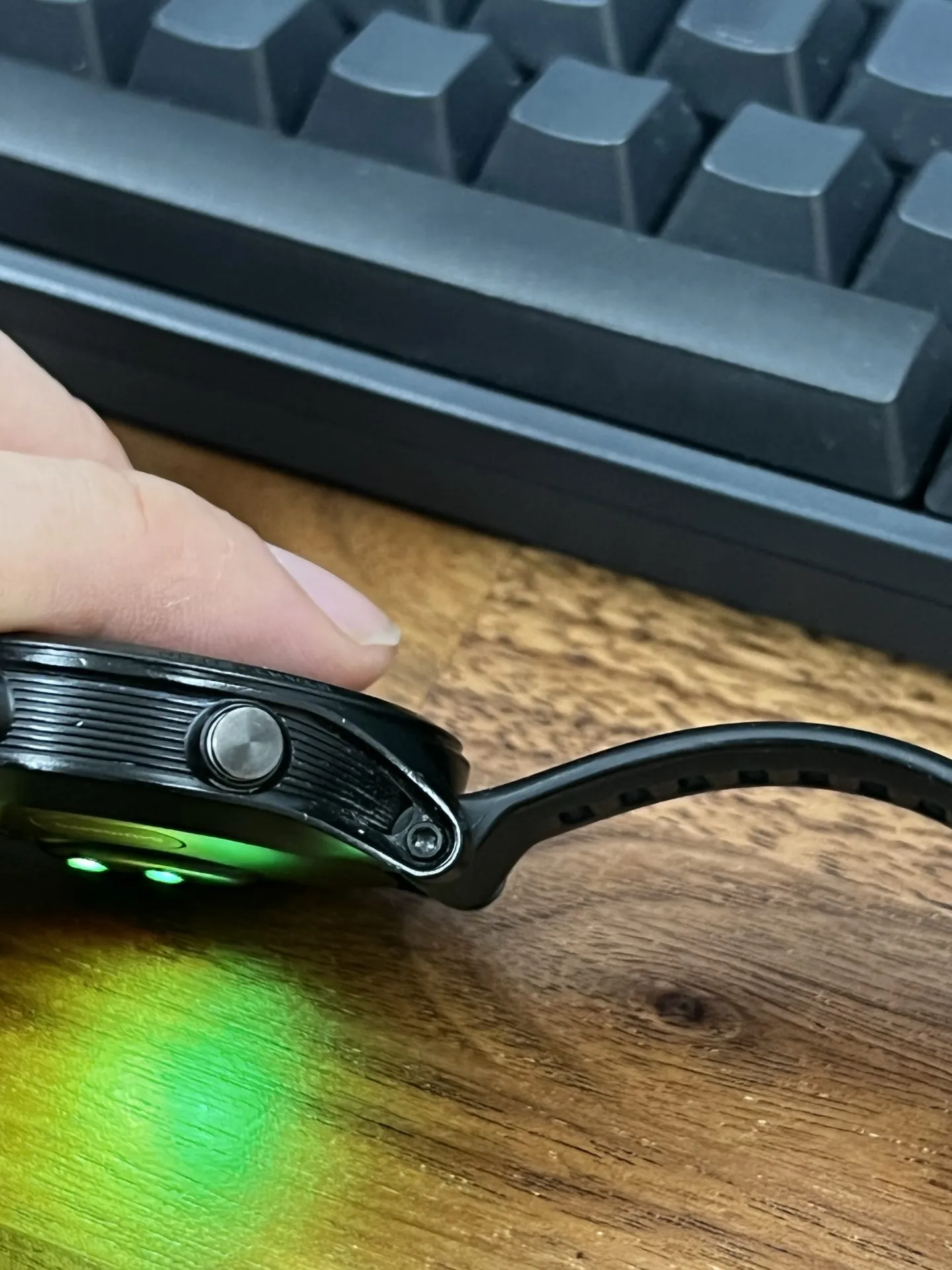 Garmin Foreathlete 945のバンド留め具が壊れた→無償でもらえるらしい - 画像4