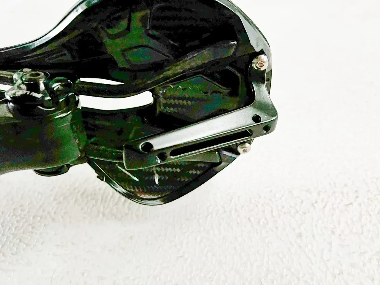 サドルの後ろにボトルケージを増設 - 画像2