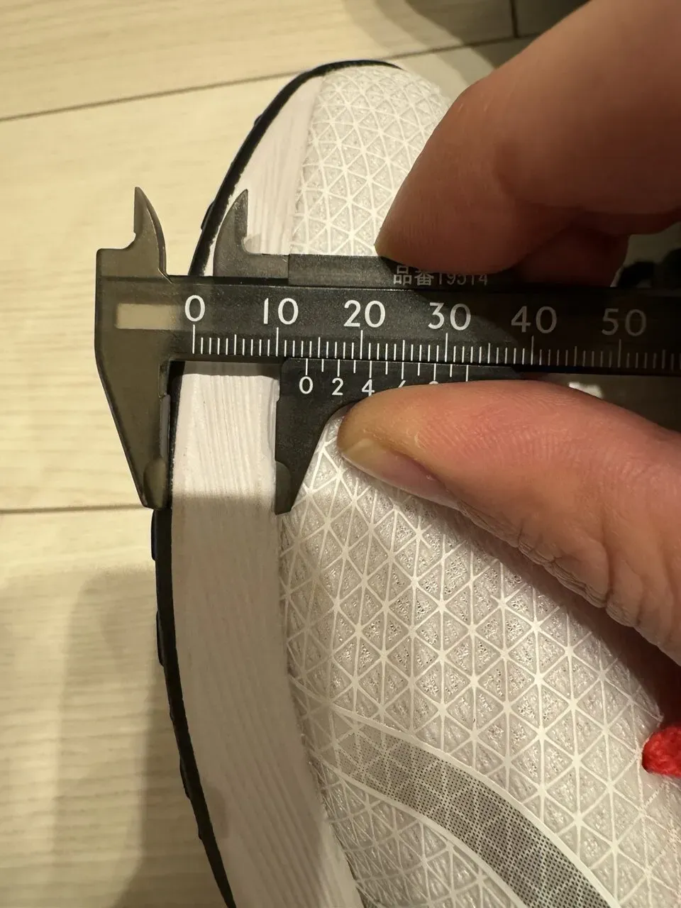 ASICS LYTERACER 4の品質にはばらつきがあるっぽい - 画像2