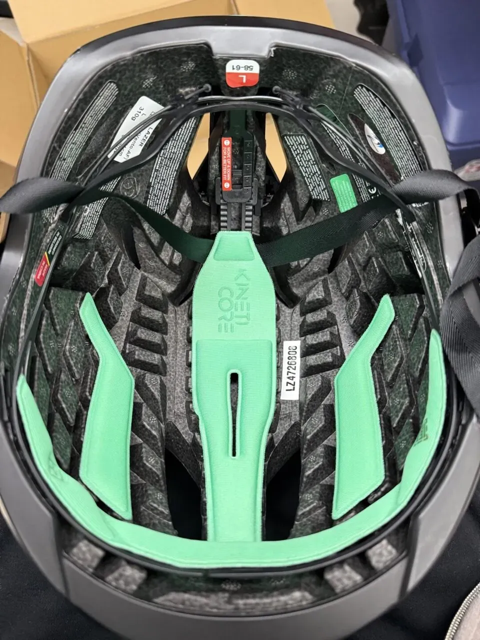 LAZERのVento KinetiCore AFを買いました - 画像5