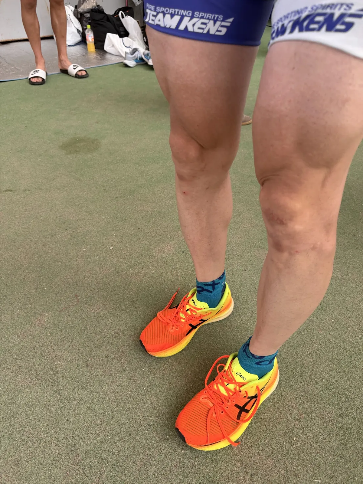 レース後の脚。例年と比べて太ももの筋肉が少なく、細い