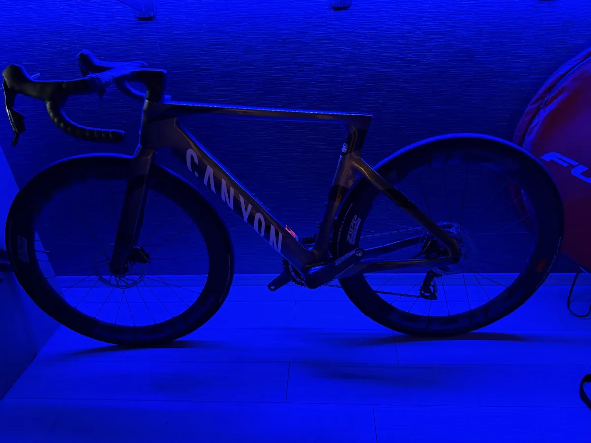 CANYON Aeroad CF SLX 8 AXSを買って仮組みするまで - ITエンジニアの