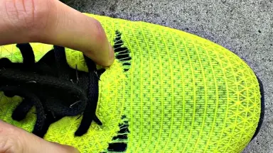 ASICS LYTERACER 4のアッパーは耐久性が低い！